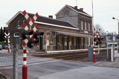 Schendelbeke - SNCB K04373-008 (2).jpg